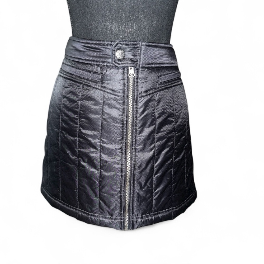 Athleta Toasty Buns Black Quilted Insulated Mini Skirt SZ 10